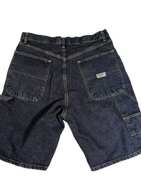 Wrangler Dark Blue Denim Cargo Shorts
Size 32
Excellent condition